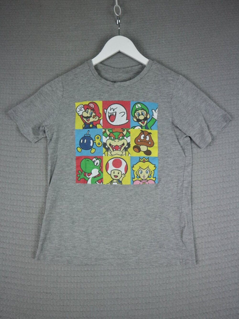 Super Mario Whole Cast Video Game Nintendo Tee Womens Small Grey